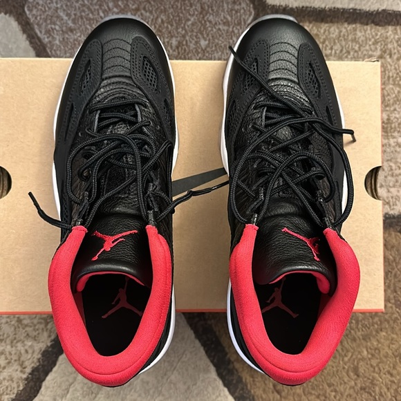 AIR JORDAN 11 RETRO LOW - Picture 4 of 9